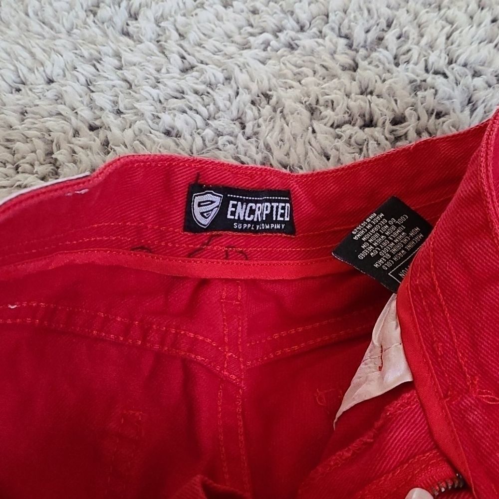 Red
Jean Shorts - Picture 2 of 3